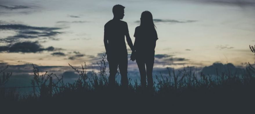 تفسير حلم ابتعاد الحبيب للعزباء في المنام لابن سيرين