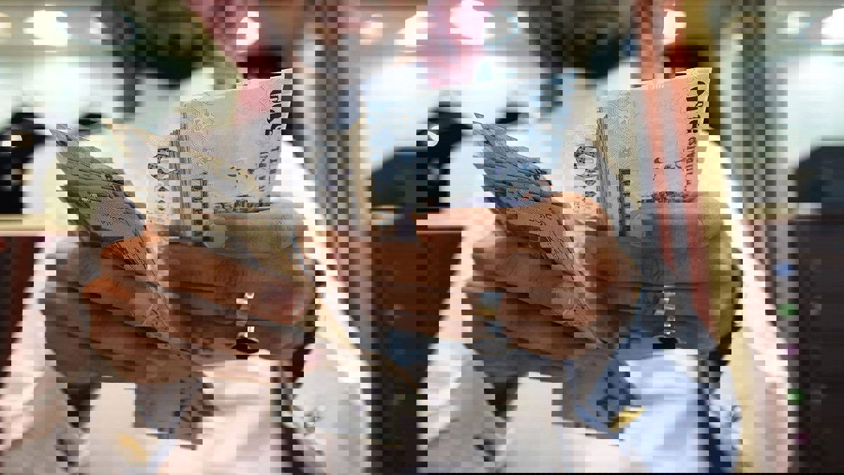 1761672519_950_رؤية-كيف-احسب-راتبي-الصافي-بعد-التأمينات؟-بالتفصيل رؤية -  كيف احسب راتبي الصافي بعد التأمينات؟ بالتفصيل